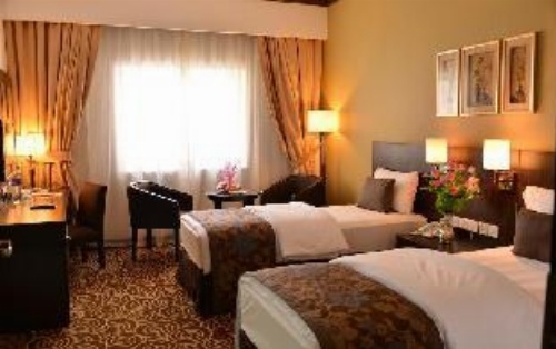 Rush Inn Hotel image 1